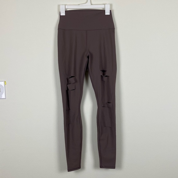 Alo Yoga Warrior Ripped Leggings in Coco Medium - Picture 2 of 9